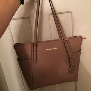 Michael Kors Jet Set Top Zip